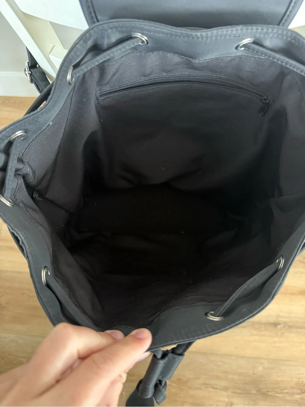 vintage GUESS USA nylon backpack, likely late 1990s–early 2000s (Y2K era)